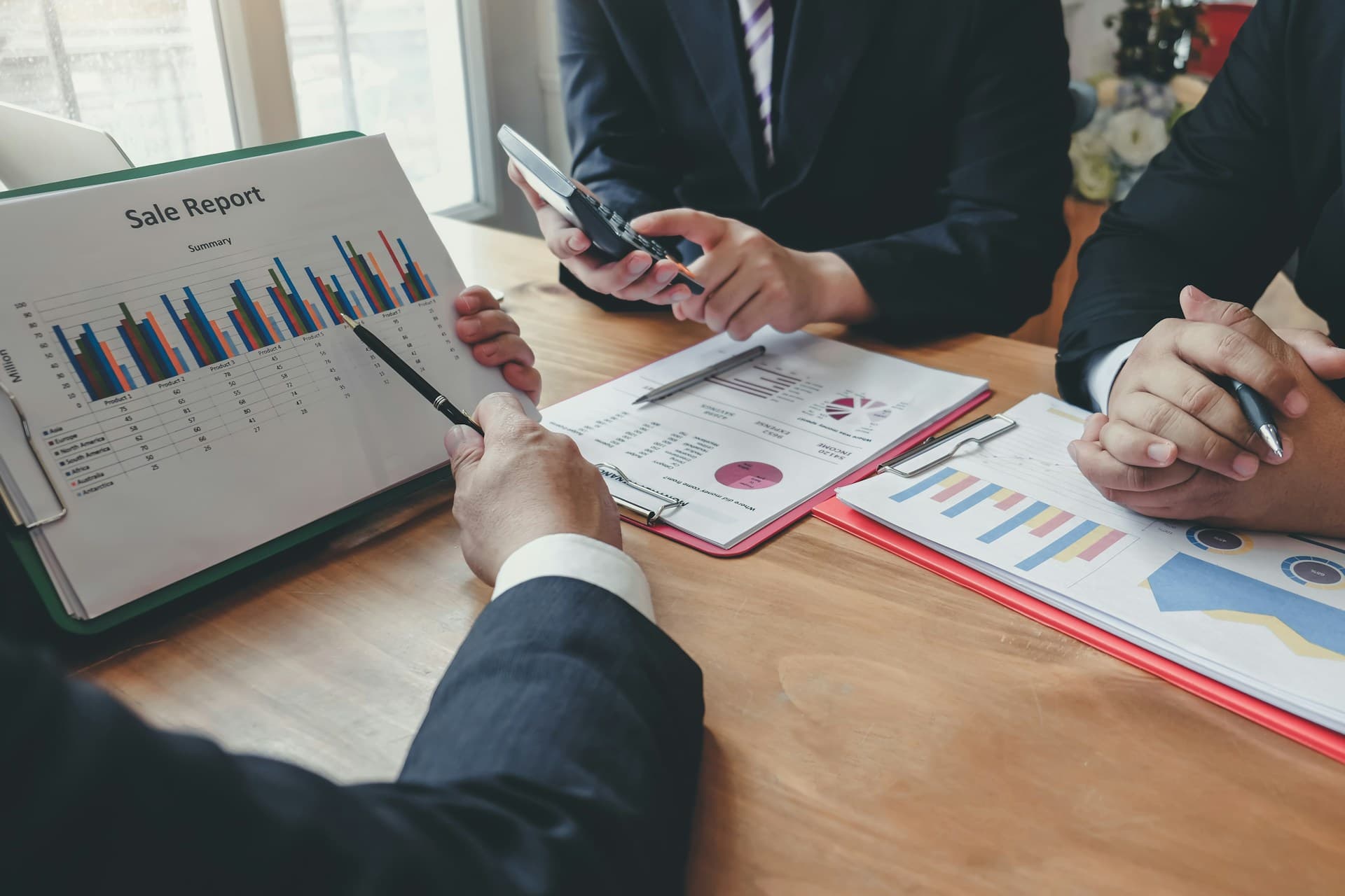 Finding the Right Enterprise Analytics Tool for Growing Teams